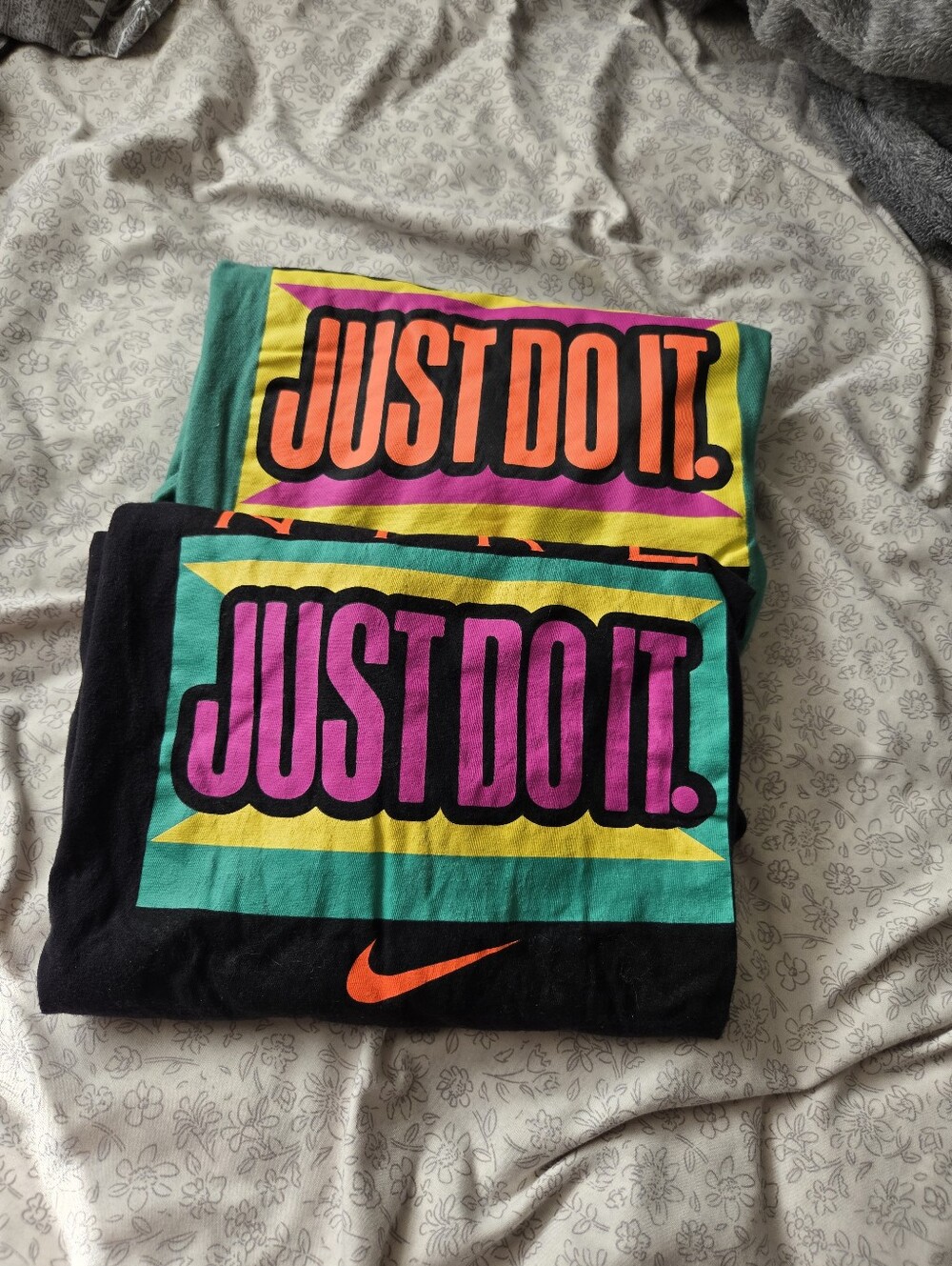 Nike Shirts (Set Of 2) - Picture 6 of 8